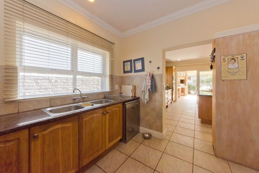 3 Bedroom Property for Sale in Leisure Isle Western Cape